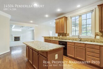 14504 Penderlea Ct in Gainesville, VA - Foto de edificio - Building Photo