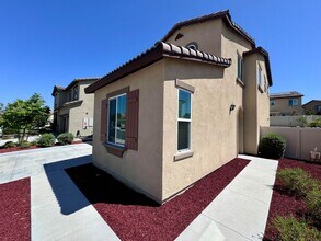 24200 Blackberry St in Murrieta, CA - Building Photo - Building Photo