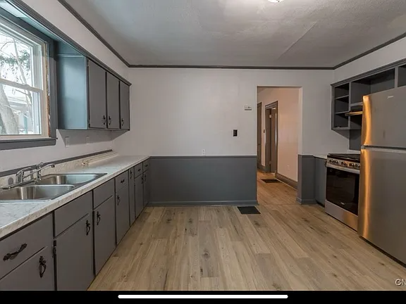 307 St Marks Ave-Unit -Floor #1 in Syracuse, NY - Building Photo