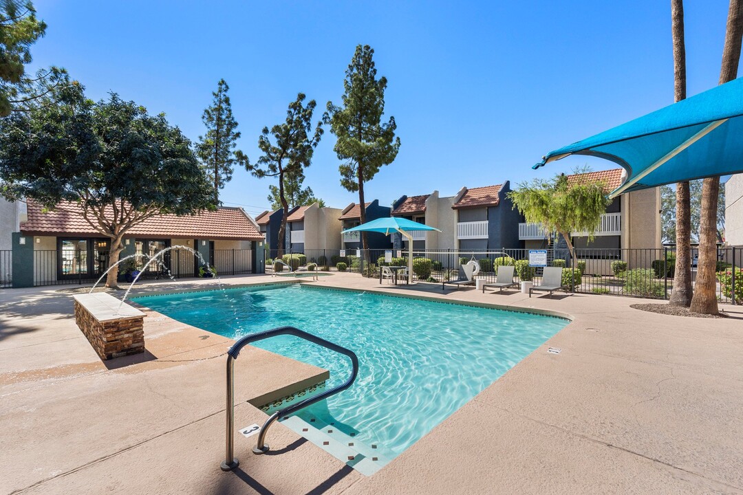 Oakridge Apartments in Phoenix, AZ - Foto de edificio