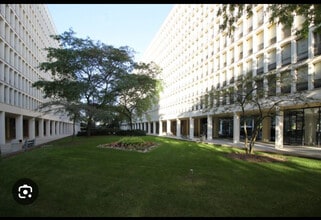 1400 E 55th Pl, Unit 314 S in Chicago, IL - Building Photo - Building Photo
