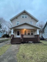 1027 Delia Ave in Akron, OH - Building Photo