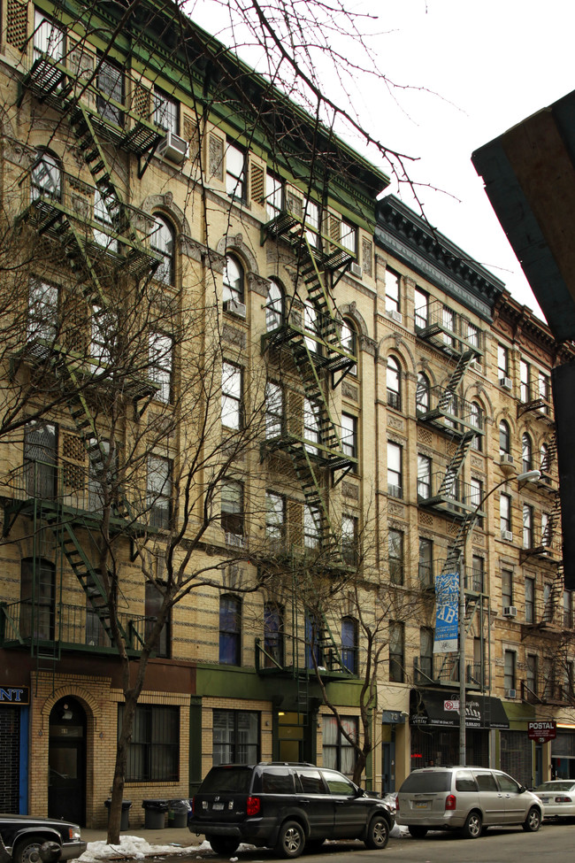71 E 4th St in New York, NY - Foto de edificio - Building Photo