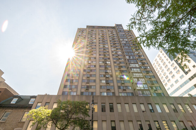 Place Du Fort in Montréal, QC - Foto de edificio - Building Photo