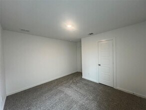 8538 Sandy Coral Ln in Iowa Colony, TX - Building Photo - Building Photo