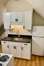 2479 E 124th St, Unit 3rd in Cleveland, OH - Building Photo - Building Photo