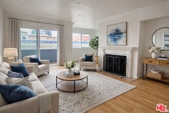 1242 S Barrington Ave in Los Angeles, CA - Building Photo - Building Photo