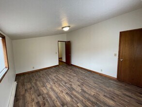 1111 E Newark Ave in Spokane, WA - Building Photo - Building Photo