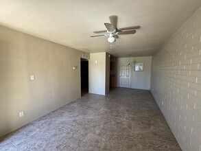 7135 W Coolidge St in Phoenix, AZ - Building Photo - Building Photo