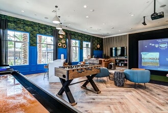 Passage Buena Vista in Vista, CA - Foto de edificio - Building Photo