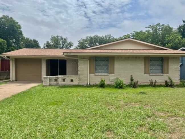 property at 3630 Palm Dr