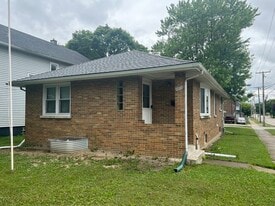 1600 Lincoln St in North Chicago, IL - Building Photo