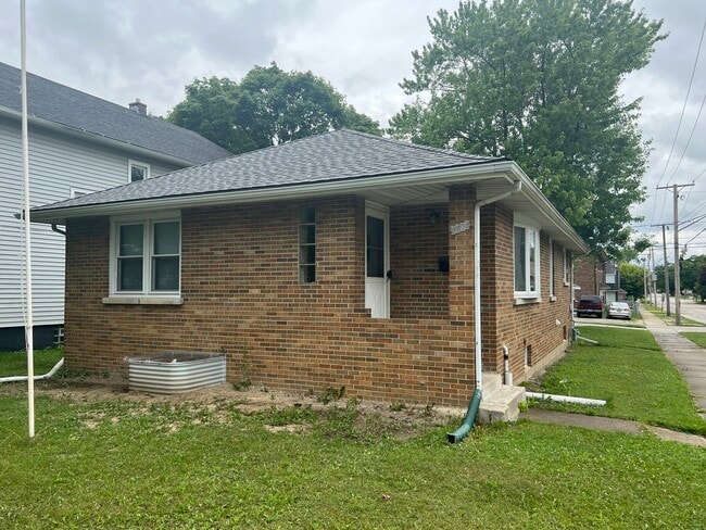 property at 1600 Lincoln St