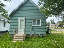 1500 8th Ave NE in Austin, MN - Building Photo