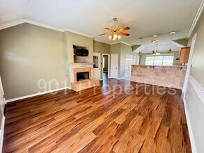 40 Garden View Dr in Oakland, TN - Building Photo - Building Photo