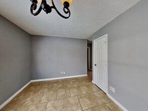 1613 Warren Ave in Lakeland, FL - Foto de edificio - Building Photo