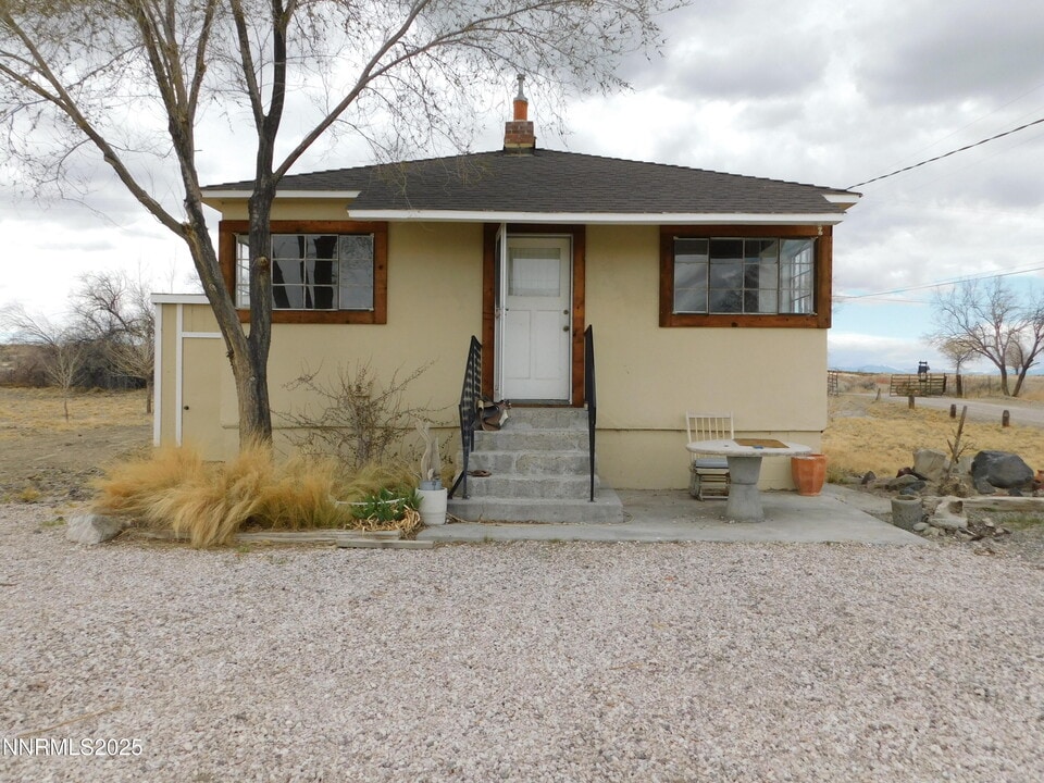 251 Jersey Ln in Fernley, NV - Building Photo