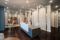 Building Photo - Main & Clay Apartamentos in Louisville, Kentucky