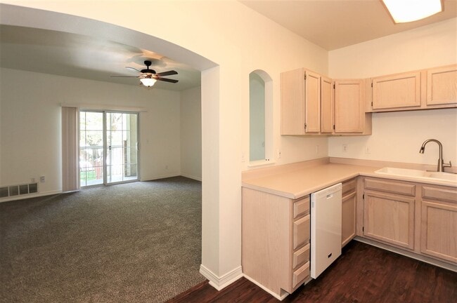 150 S 800 E in Salt Lake City, UT - Building Photo - Building Photo