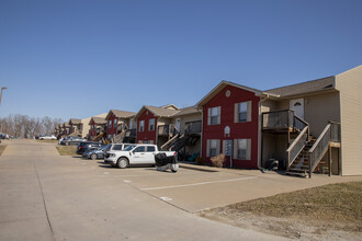 The Meadows in St. Joseph, MO - Building Photo - Building Photo