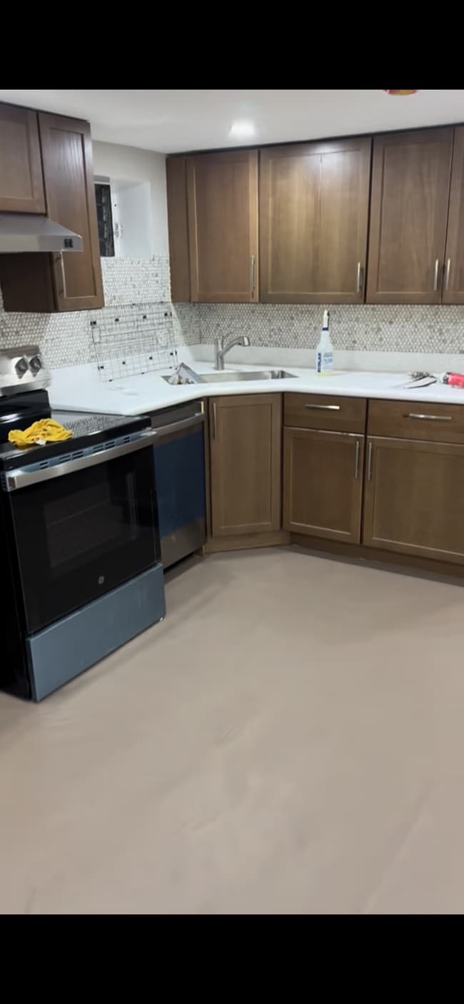 604 Remsen Ave, Unit 604 Remsen Ave. Unit 3