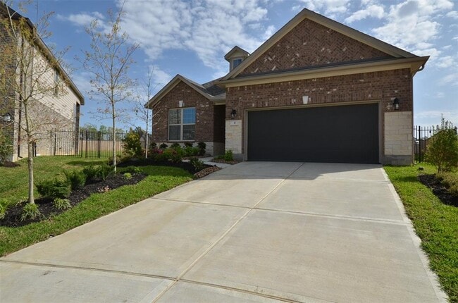 property at 4 Florentino Vine Pl