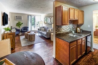 Solon Club Apartment Homes in Oakwood Village, OH - Building Photo - Building Photo