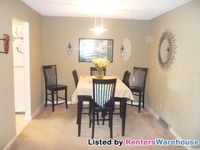 4268 Oakmede Ln in White Bear Township, MN - Building Photo - Building Photo