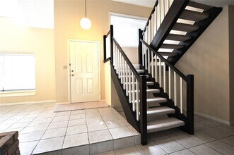 2115 Braesmeadow Ln in Sugar Land, TX - Building Photo - Building Photo