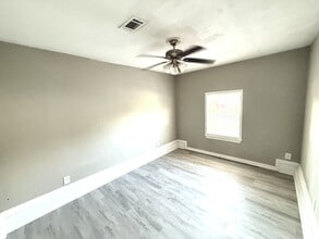 404 Ash St NW in Ardmore, OK - Building Photo - Building Photo