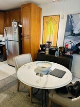 1150 NW 30th Ct, Unit 203 in Wilton Manors, FL - Building Photo - Building Photo