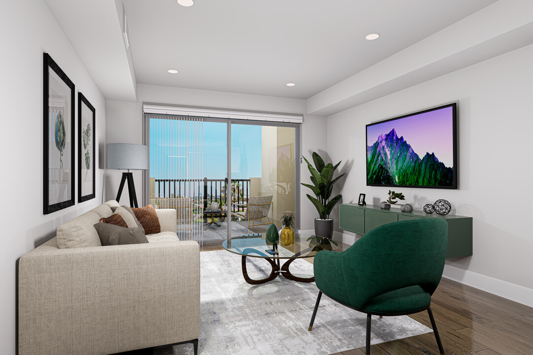 1303 S Orange Grove Ave in Los Angeles, CA - Building Photo