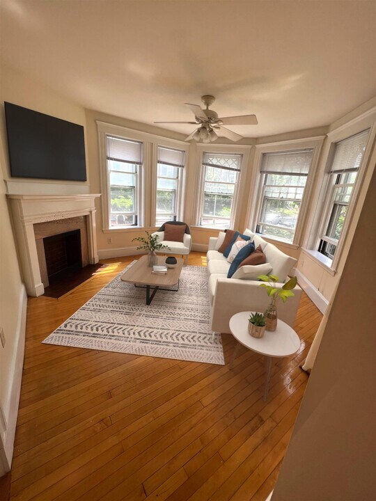 346 Harvard St, Unit 1 in Cambridge, MA - Building Photo