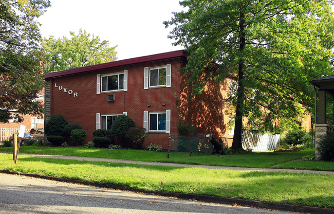 Luxor Apartments in Elyria, OH - Building Photo - Building Photo