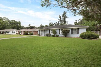 517 San Anton Dr in Savannah, GA - Foto de edificio - Building Photo