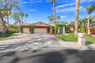 49105 Casa Del Rio in La Quinta, CA - Building Photo - Building Photo