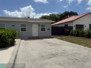 1980 SW 28th Ave in Fort Lauderdale, FL - Building Photo - Building Photo