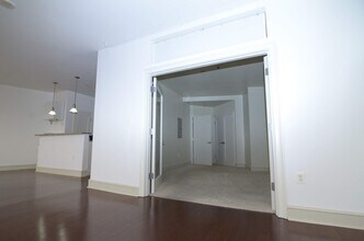 201 N 8th St, Unit 612 in Philadelphia, PA - Foto de edificio - Building Photo