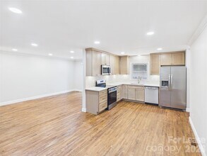 4012 Belshire Ln in Charlotte, NC - Building Photo - Building Photo