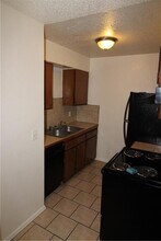 901 US-77 in Noble, OK - Building Photo - Building Photo