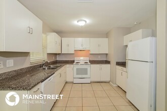 1006 Blue Horizon Dr in Deltona, FL - Building Photo - Building Photo