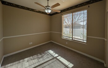 410 N Bell Pl in Chandler, AZ - Building Photo - Building Photo