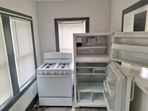 1106 Tarver St, Unit Tarver Apartments in Houston, TX - Building Photo - Building Photo