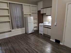 453 N Buckeye St, Unit B in Wooster, OH - Building Photo - Building Photo