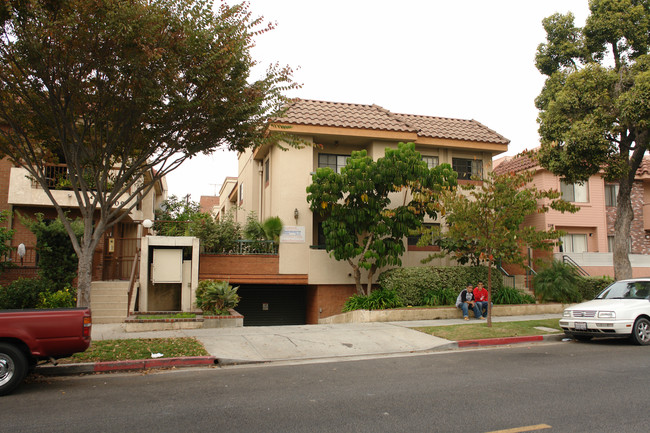 215 E Maple St in Glendale, CA - Foto de edificio - Building Photo