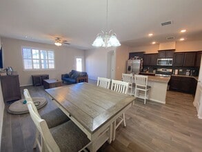 7421 Eagle Vista Dr in El Paso, TX - Foto de edificio - Building Photo