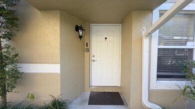 5811 NW 57th Ave in Tamarac, FL - Building Photo - Building Photo