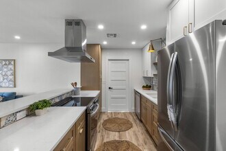 3621 Searobin Dr SE in St. Petersburg, FL - Building Photo - Building Photo