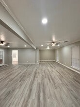 121 Fern Valley Rd in Brandon, MS - Foto de edificio - Building Photo