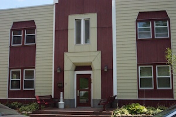 316 E 2nd St in Duluth, MN - Foto de edificio